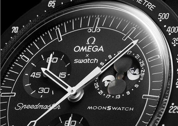 Swatch Montre bracelet Moonswatch Omega x Mission to the Moonphase Snoopy noir, Noir – Image 8