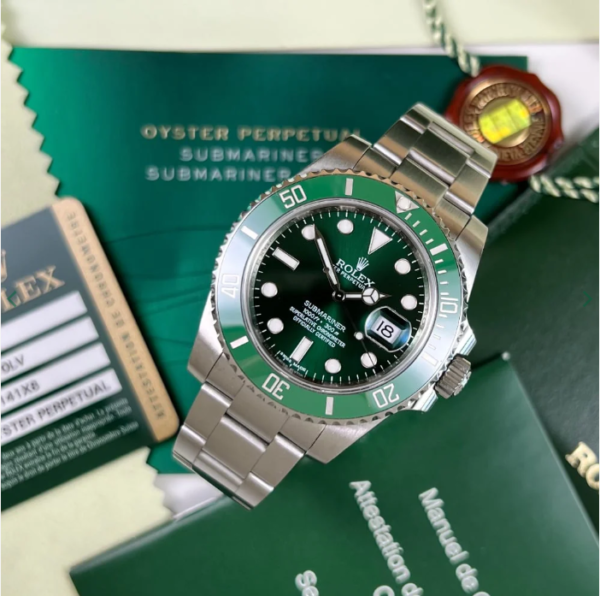 Rolex Submariner 116610LV HULK (2011) – Image 2